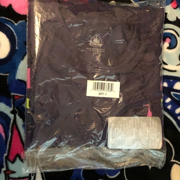 Disneyland Logo T-Shirt for Women – Sleeping Beauty Castle - Picture 4 of 6